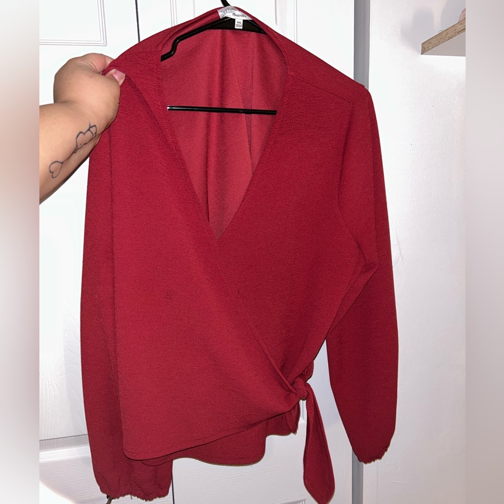 Red, side knot, long sleeve, cropped top